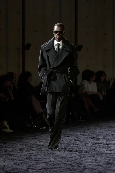 Look 4